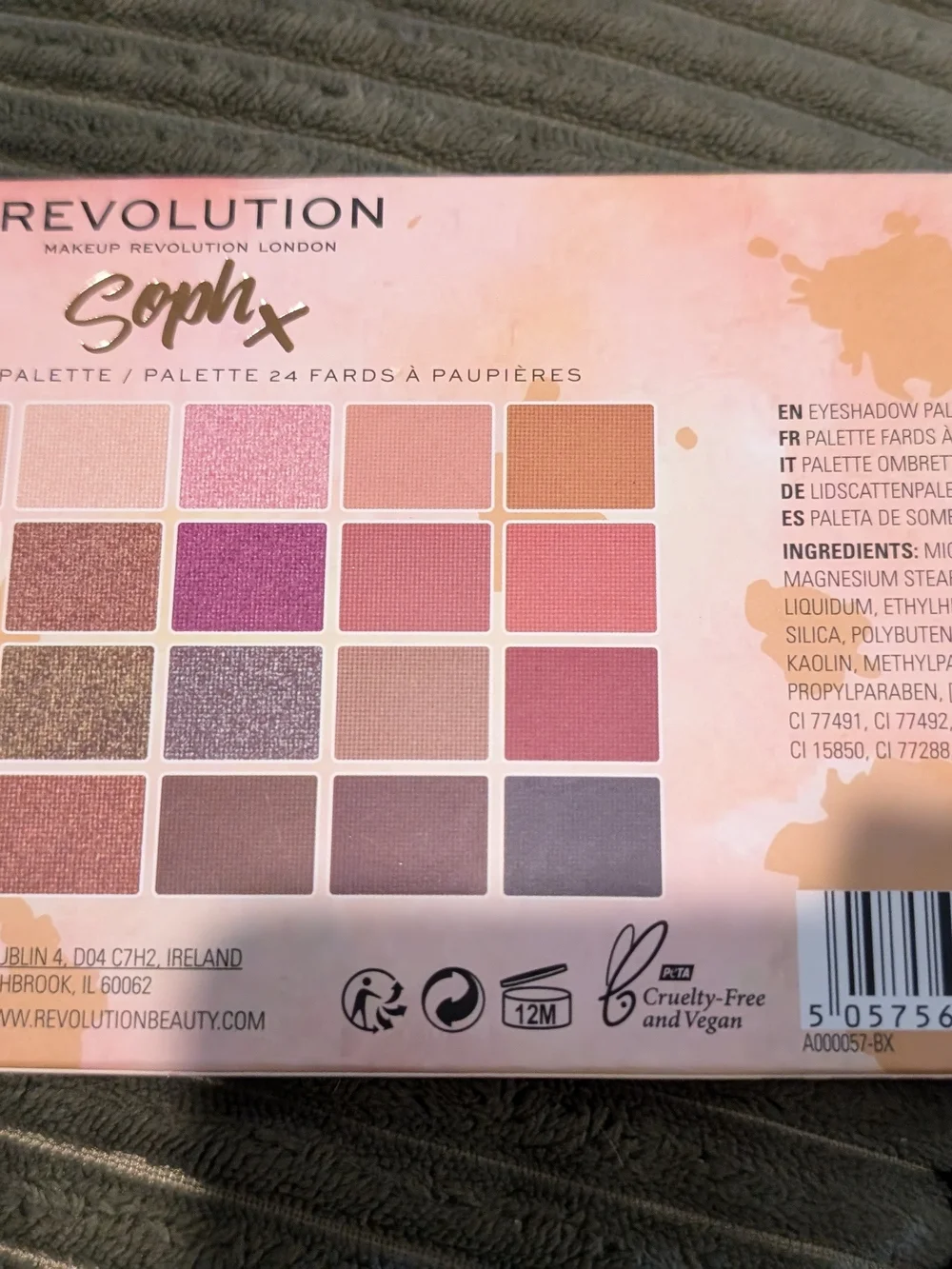Revolution Soph X Ultra Eyeshadows Palette - Pink & Gold Accents